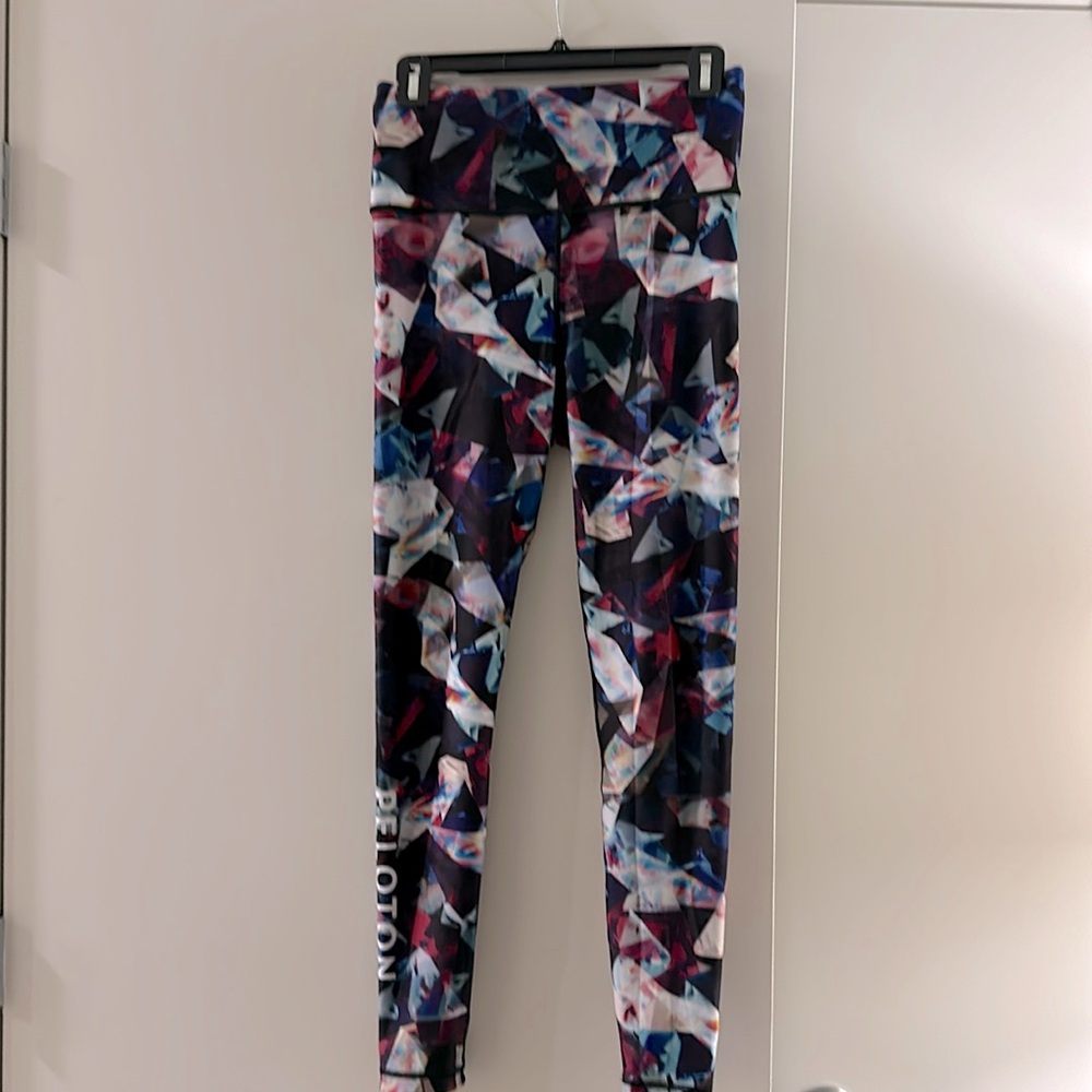 Peloton apparel leggings